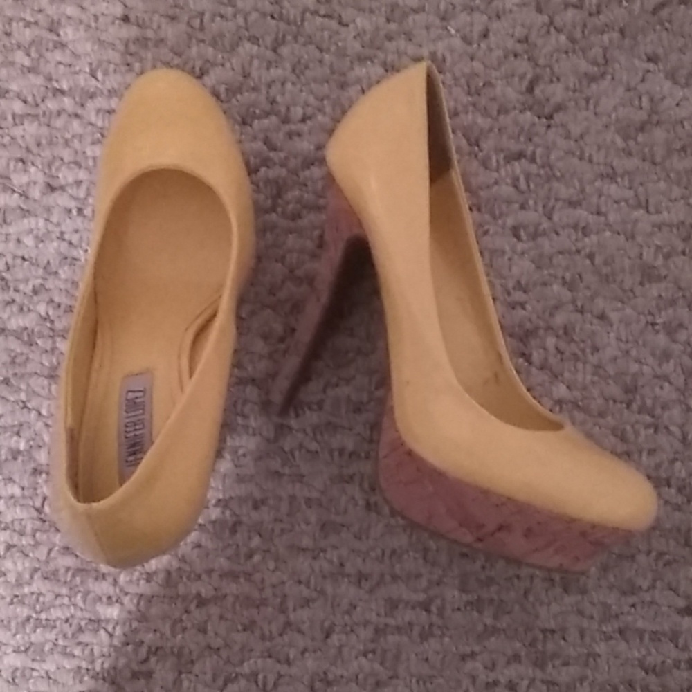 Jennifer Lopez high heels